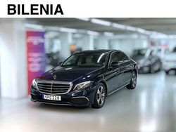 Mörkblå (blå) Begagnad 2018 Mercedes E300 Exclusive Sedan | 339 000 kr