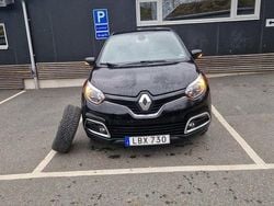 Svart Begagnad 2016 Renault Captur SUV | 88 000 kr (Bra pris)