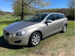 Brun Begagnad 2011 Volvo V60 Momentum Kombi | 80 000 kr (Bra pris)