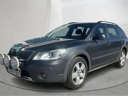 Mörkgrå Begagnad 2012 Skoda Octavia Scout Kombi | 55 000 kr (Bra pris)