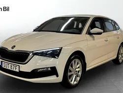 Vit (candy white) Begagnad 2023 Skoda Scala Halvkombi | 199 900 kr (Marknadspris)