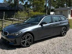 Grå Begagnad 2021 BMW 330e Sport Line Kombi | 279 000 kr (Superpris)
