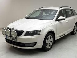 Vit Begagnad 2014 Skoda Octavia Kombi | 59 000 kr (Bra pris)