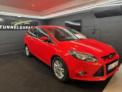 Röd Begagnad 2012 Ford Focus Titanium Kombi | 79 900 kr (Marknadspris)