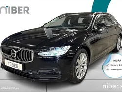 Svart Begagnad 2022 Volvo V90 Kombi | 319 900 kr