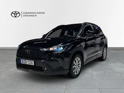 Svart (svart metallic) Begagnad 2024 Toyota Corolla Cross Active SUV | 379 900 kr (Marknadspris)