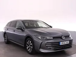 Mörkgrå Begagnad 2024 VW Passat Kombi | 369 000 kr (Marknadspris)