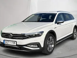 Vit Begagnad 2020 VW Passat Sedan | 219 000 kr (Marknadspris)