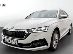 Vit Begagnad 2023 Skoda Octavia Style Kombi | 284 500 kr (Marknadspris)
