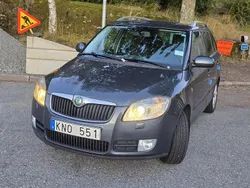 Grå Begagnad 2010 Skoda Fabia Kombi | 25 000 kr
