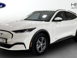 Vit (white) Begagnad 2022 Ford Mustang Mach-E Standard Range SUV | 339 900 kr (Marknadspris)