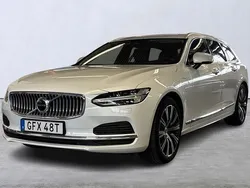 Vit Begagnad 2022 Volvo V90 Plus Kombi | 369 900 kr (Marknadspris)