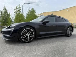 Svart Begagnad 2022 Porsche Taycan Sport Turismo Sedan | 690 000 kr (Marknadspris)