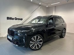 Svart Begagnad 2025 BMW X7 Comfort Edition SUV | 1 189 900 kr