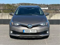 Brun Begagnad 2016 Toyota Auris Touring Sports Executive Kombi | 82 000 kr (Marknadspris)