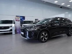 Svart (agate black metallic) Begagnad 2023 Ford Focus Active Kombi | 234 900 kr (Marknadspris)