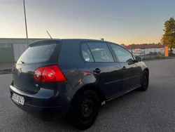 Blå Begagnad 2006 VW Golf V Halvkombi | 15 000 kr (Bra pris)