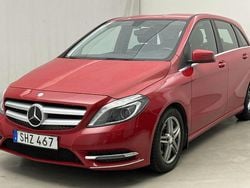 Röd Begagnad 2014 Mercedes B180 Minibuss | 110 000 kr (Marknadspris)