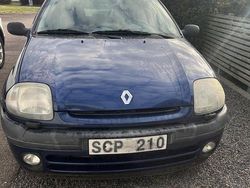 Blå Begagnad 2001 Renault Clio II Halvkombi | 14 000 kr (Bra pris)