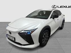 Vit Begagnad 2024 Lexus RZ 300e Executive Line SUV | 499 900 kr