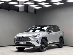 Grå Begagnad 2019 Toyota RAV4 Hybrid Style SUV | 299 900 kr (Marknadspris)