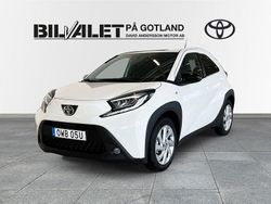 Vit Ny 2025 Toyota Aygo Halvkombi | 204 900 kr (Marknadspris)