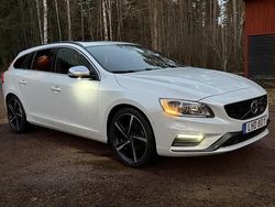 Vit Begagnad 2014 Volvo V60 R-Design Kombi | 142 990 kr (Dyr)