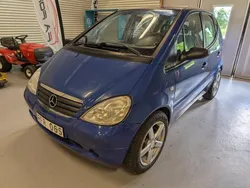 Blå Begagnad 2000 Mercedes A160 Halvkombi | 24 900 kr