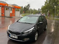 Svart Begagnad 2014 Kia Ceed Halvkombi | 95 000 kr (Marknadspris)