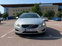 Grå Begagnad 2011 Volvo V60 Momentum Kombi | 65 000 kr (Bra pris)