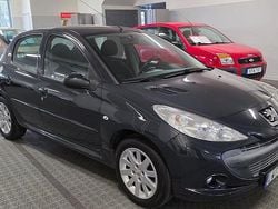 Mörkgrå Begagnad 2011 Peugeot 206 Halvkombi | 69 900 kr