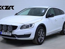 Vit Begagnad 2016 Volvo V60 CC Momentum Kombi | 99 800 kr (Dyr)
