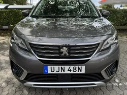 Grå Begagnad 2019 Peugeot 5008 Allure Minibuss | 225 000 kr (Bra pris)