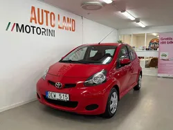 Röd Begagnad 2009 Toyota Aygo Halvkombi | 49 900 kr (Marknadspris)