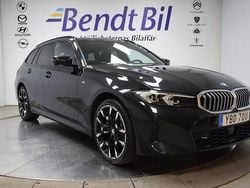 Black sapphire metallic Begagnad 2025 BMW 330 M Sport Kombi | 549 500 kr