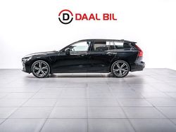 Svart Begagnad 2022 Volvo V60 R-Design Kombi | 389 700 kr (Marknadspris)