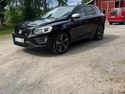 Svart Begagnad 2014 Volvo XC60 R-Design SUV | 165 000 kr (Marknadspris)