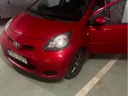 Röd Begagnad 2010 Toyota Aygo Halvkombi | 26 000 kr (Marknadspris)