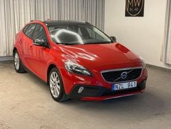 Röd Begagnad 2014 Volvo V40 CC Kombi | 99 900 kr (Marknadspris)