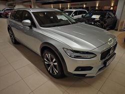 Silver Begagnad 2022 Volvo V90 CC Momentum Kombi | 395 000 kr (Marknadspris)
