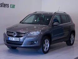 Ljusgrå Begagnad 2010 VW Tiguan Sportline SUV | 99 000 kr (Lite dyr)