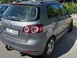 Grå Begagnad 2011 VW Golf Plus Cross Minibuss | 33 000 kr (Superpris)