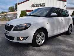 Vit Begagnad 2014 Skoda Fabia Ambiente Halvkombi | 99 900 kr (Marknadspris)