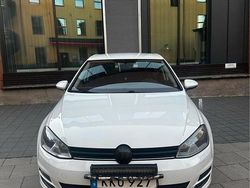 Vit Begagnad 2014 VW Golf VII Halvkombi | 79 900 kr (Marknadspris)
