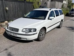 Vit Begagnad 2004 Volvo V70 Kombi | 17 000 kr (Marknadspris)