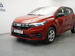 Röd Begagnad 2022 Dacia Sandero Essentiel Halvkombi | 129 900 kr (Marknadspris)