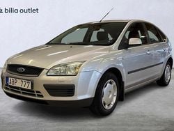 Grå Begagnad 2006 Ford Focus Halvkombi | 14 900 kr (Superpris)