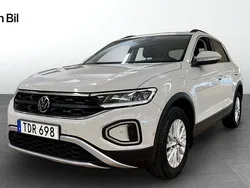 Grå Begagnad 2022 VW T-Roc Life SUV | 219 900 kr (Marknadspris)
