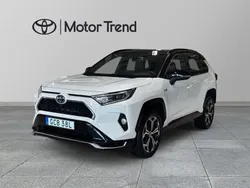 Vit Begagnad 2021 Toyota RAV4 Hybrid Style SUV | 385 000 kr (Marknadspris)