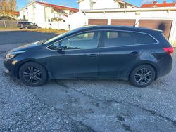 Svart Begagnad 2014 Kia Ceed Sportswagon Comfort Kombi | 58 000 kr (Marknadspris)